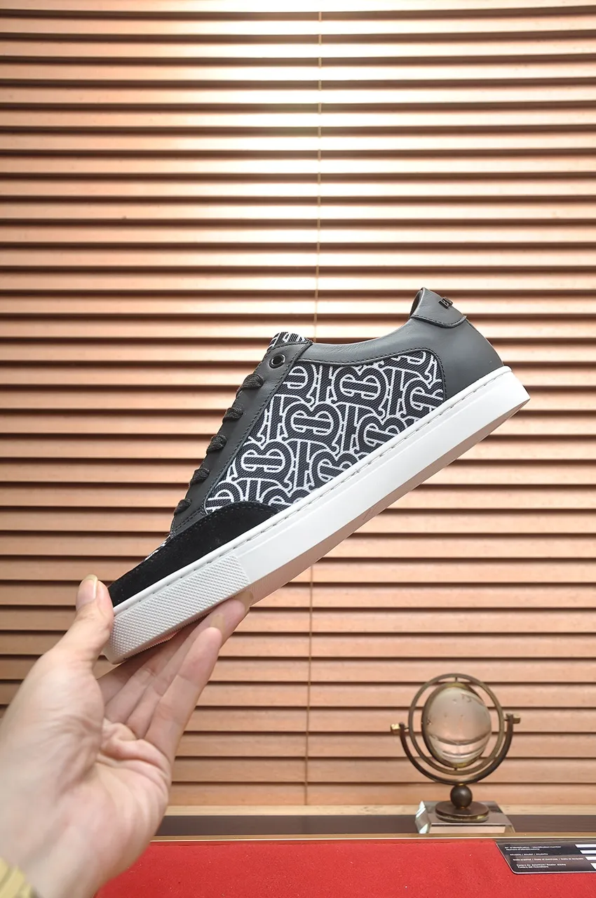 Men's shoes💰480💶[Burberry] (cowhide lining) classic low-top sneakers｜Imported cowhide with classic plaid fabric｜Cow leather lining｜Original outsole｜Fine workmanship and comfortable to wear Size: 38-44 (customized at 45)